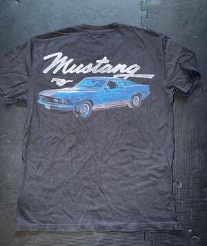 Hollister Men's Black Ford Mustang Graphic T-Shirt Size Large